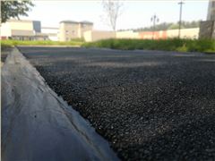公路網(wǎng)裂貼快速及時(shí)處理面層集料顆粒脫落問(wèn)題