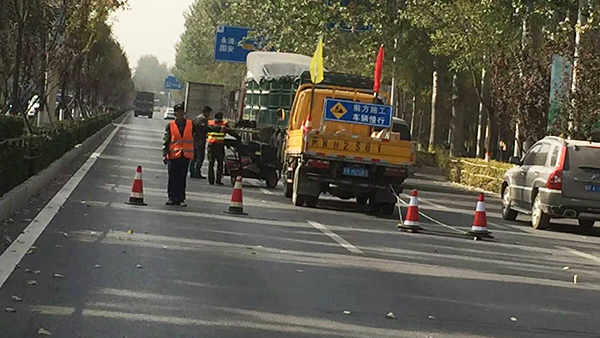 河北省廊坊市某主干道采用嘉格灌縫膠進行路面預防性養(yǎng)護