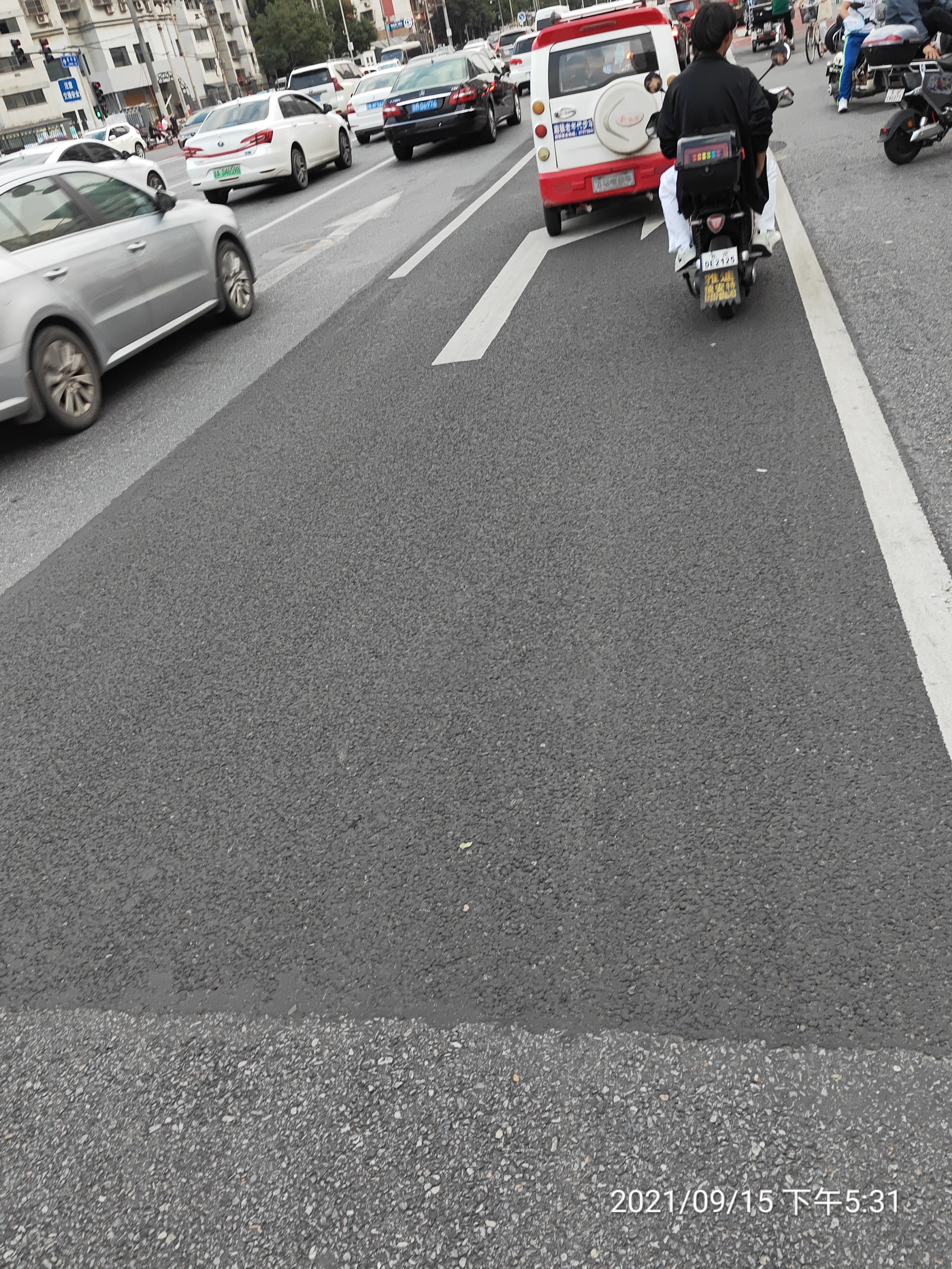 道路層間裂縫需及時(shí)處治！快使用嘉格抗裂貼