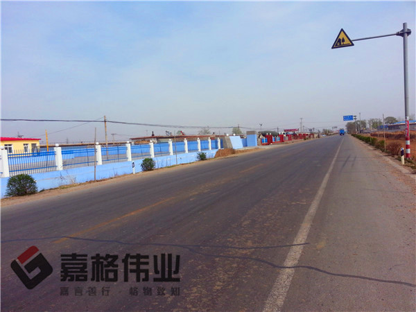 遼寧路面裂縫貼縫帶施工項(xiàng)目照片