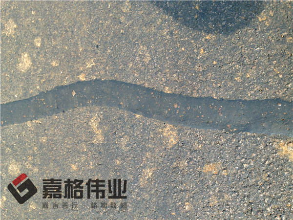 營(yíng)口公路裂縫貼縫帶貼縫工地寫(xiě)實(shí)