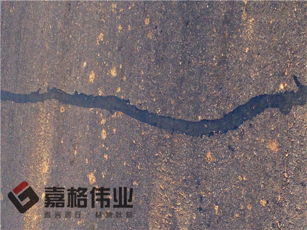 營(yíng)口公路裂縫貼縫帶貼縫工地寫實(shí)4